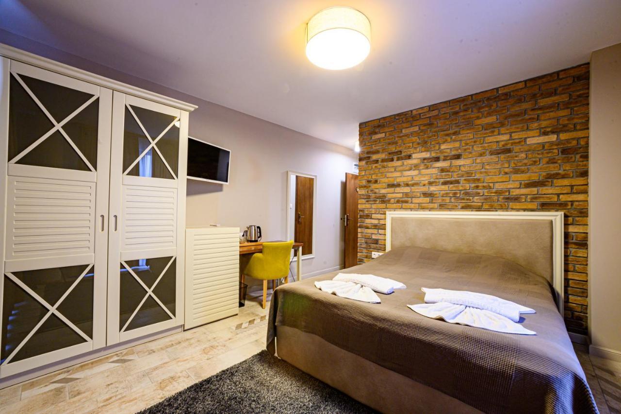 Antique Boutique Hotel パヴェル・バニャ エクステリア 写真