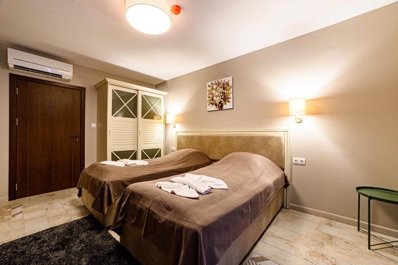 Antique Boutique Hotel パヴェル・バニャ エクステリア 写真
