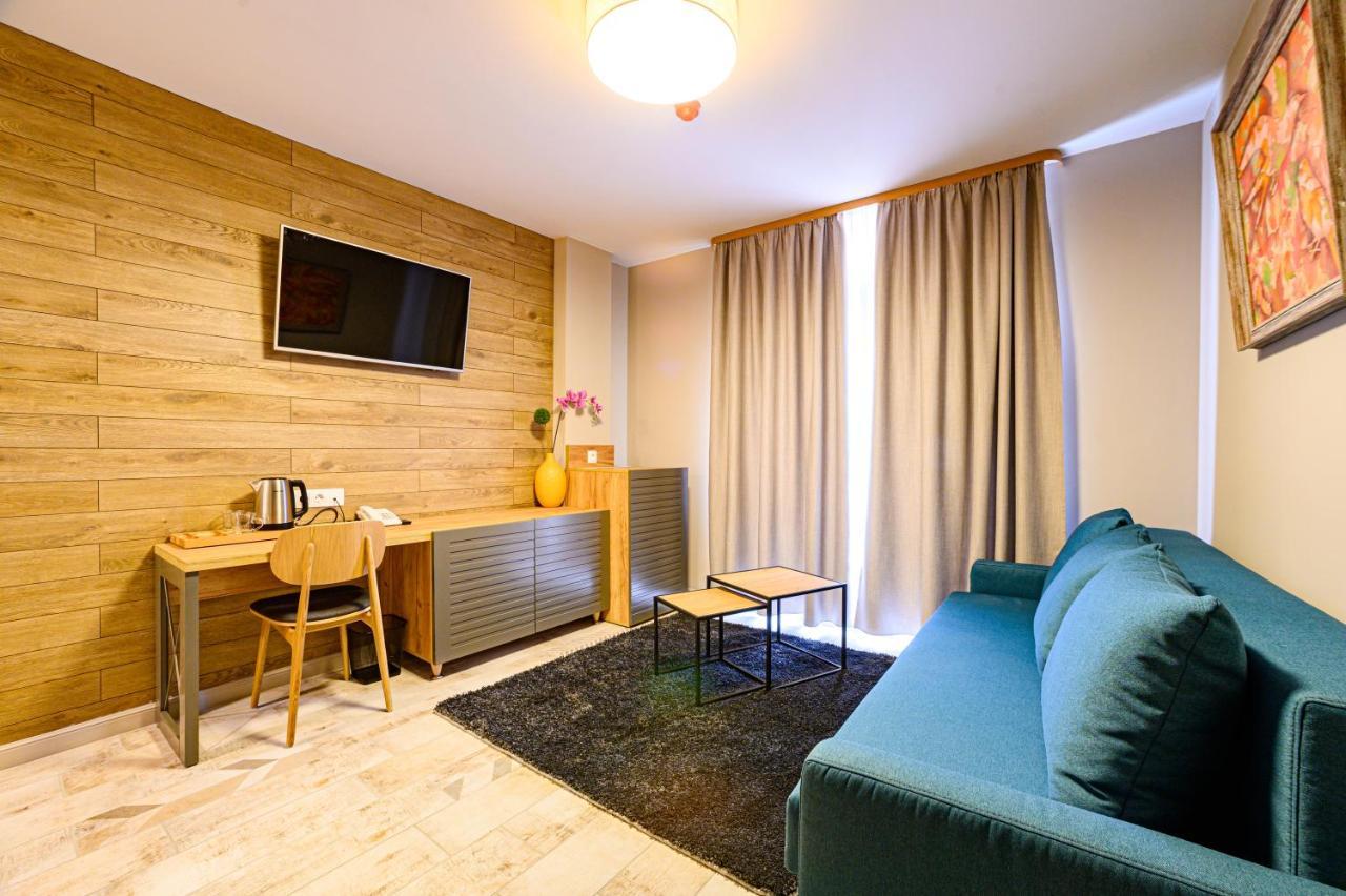 Antique Boutique Hotel パヴェル・バニャ エクステリア 写真