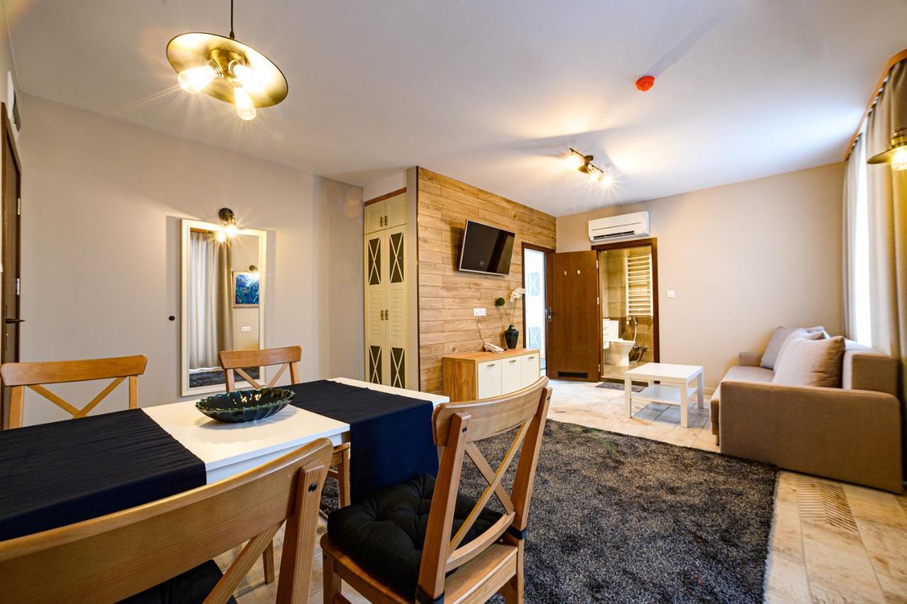 Antique Boutique Hotel パヴェル・バニャ エクステリア 写真